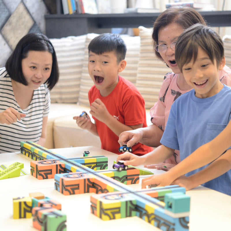 Qbitoy Magnetic Cubes - Unleash Your Child's Creativity let your children and friends play